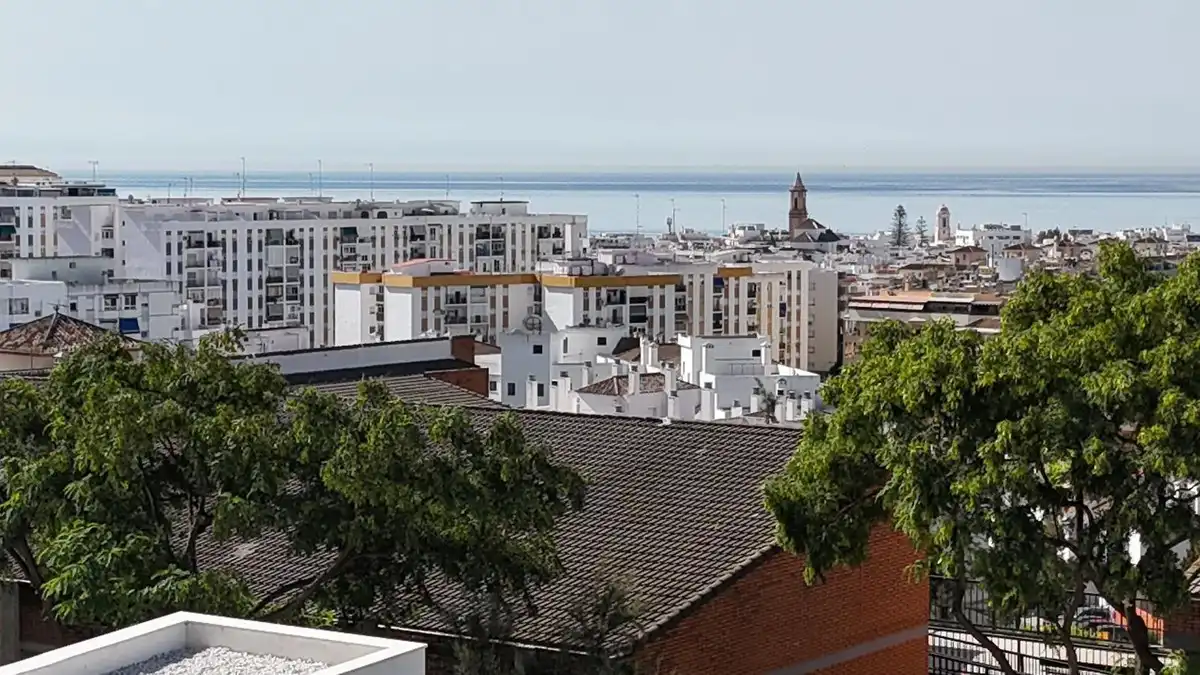 Vista exterior de Planta baja en venta en Estepona con Aire acondicionado, Jardín privado y Terraza