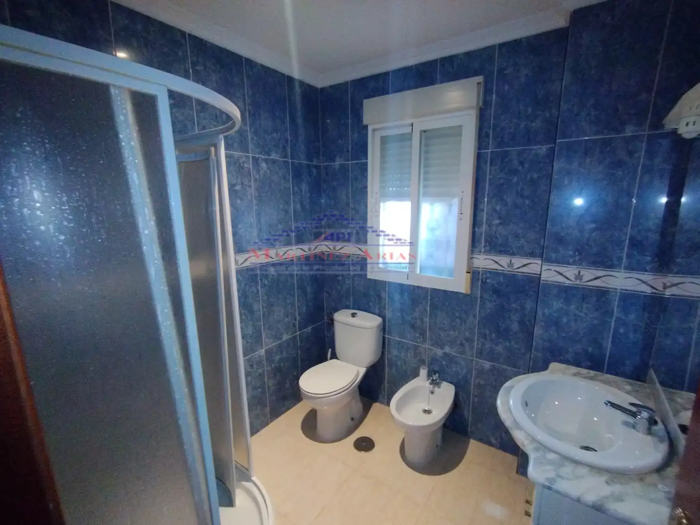 Bathroom of Houses for sale in Fuerte del Rey  with Private garden, Terrace and Balcony