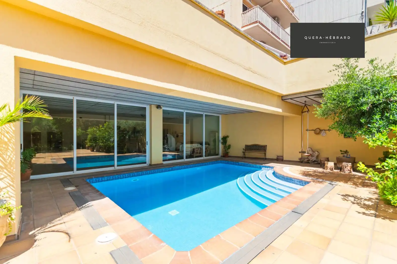 Schwimmbecken von Haus oder Chalet zum Verkauf in Terrassa mit Klimaanlage, Heizung und Terrasse