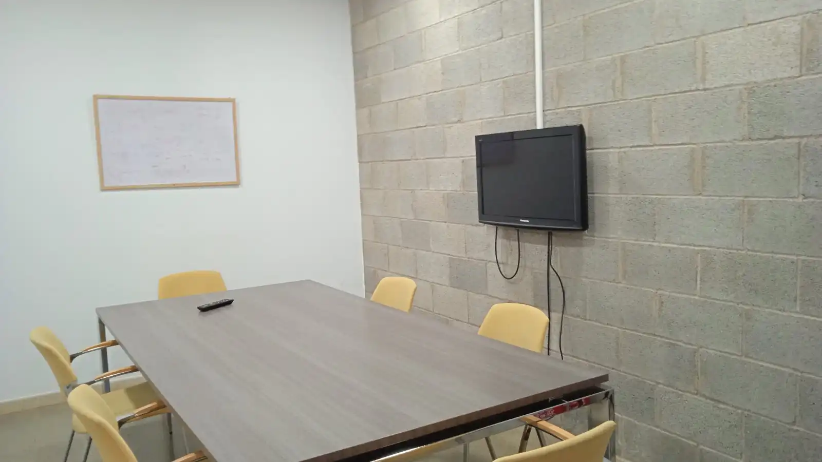 Büro zur Miete in Reus mit Klimaanlage, Heizung und Internet