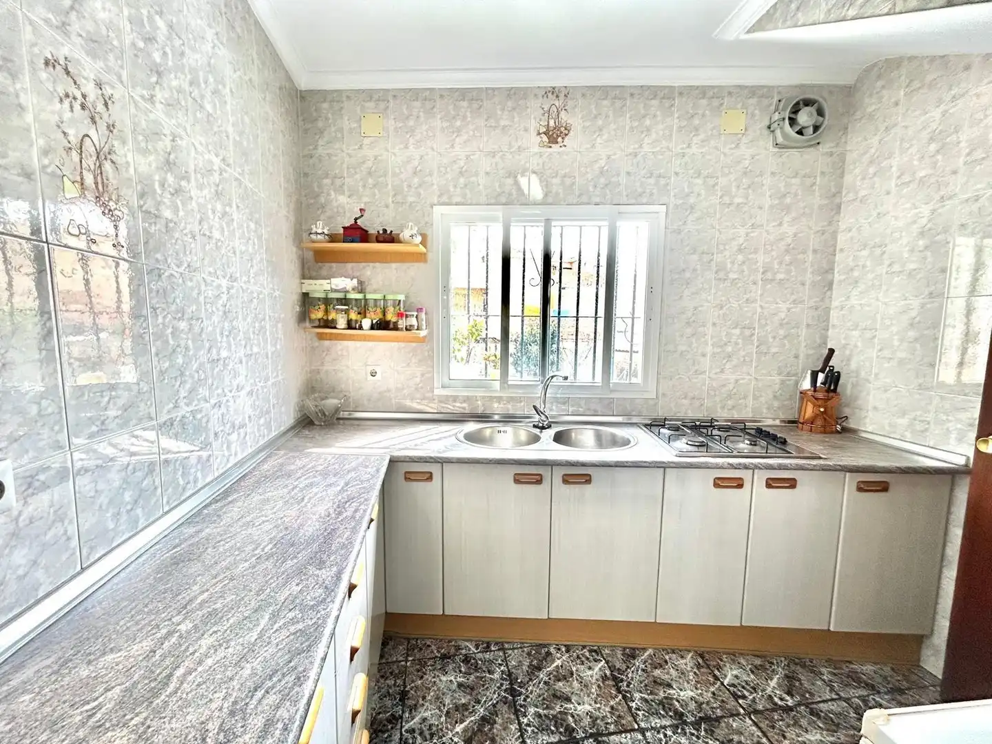Kitchen of Houses for sale in Málaga  with Air Conditioner and Terrace
