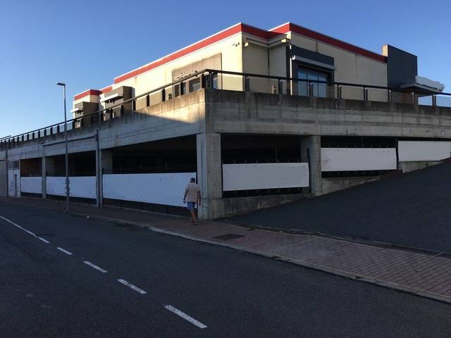 Local comercial en Alquiler en Avenida das Mariñas en Liáns