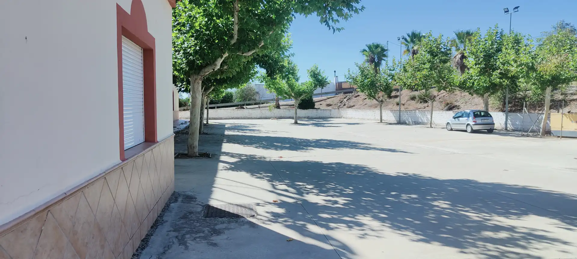 Außenansicht von Gebäude zum Verkauf in Villanueva de la Reina mit Alarm