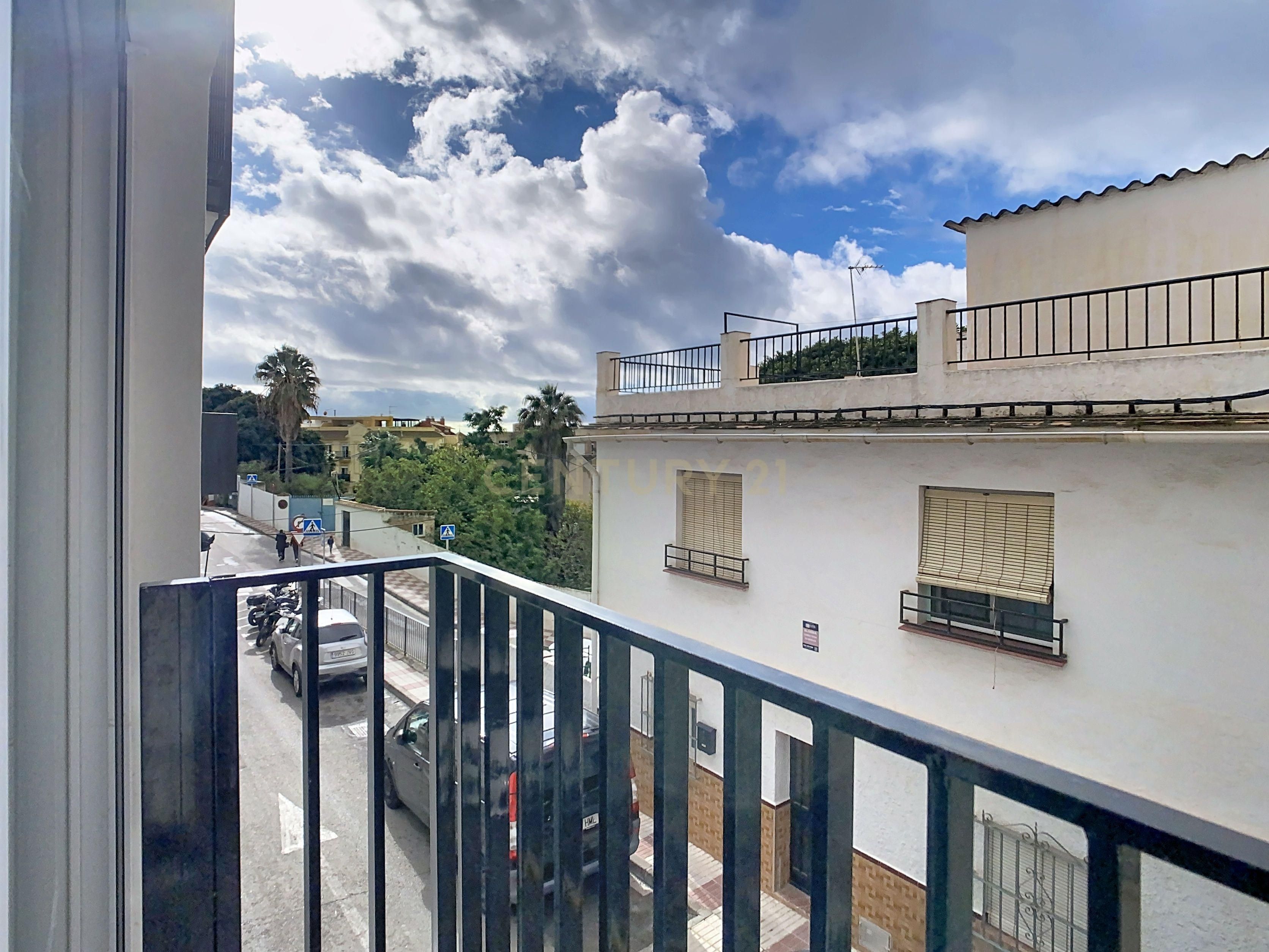 Vista exterior de Apartament en venda en Benalmádena amb Aire condicionat, Balcó i Alarma