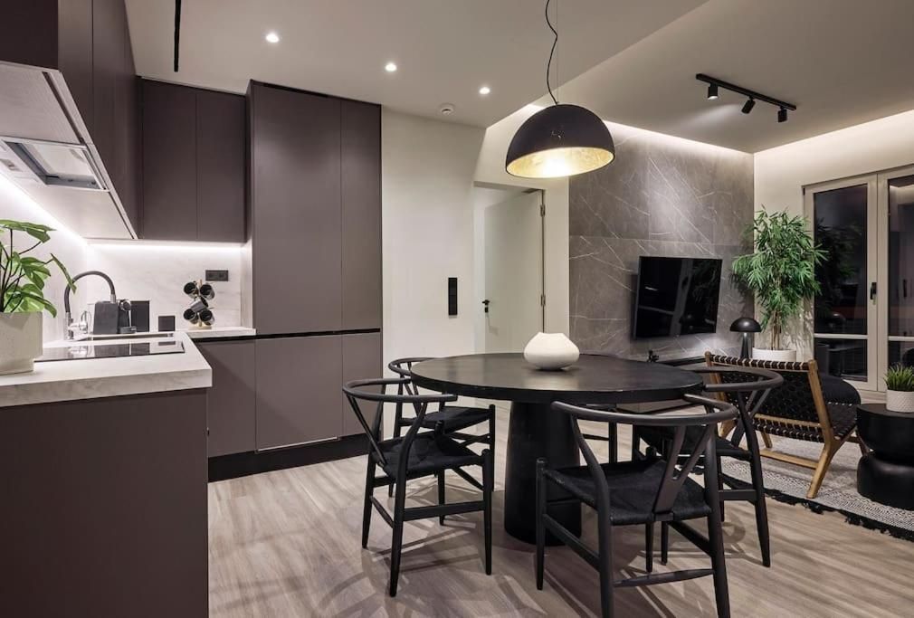 Cuina de Pis de lloguer en Leganés amb Aire condicionat, Calefacció i Moblat