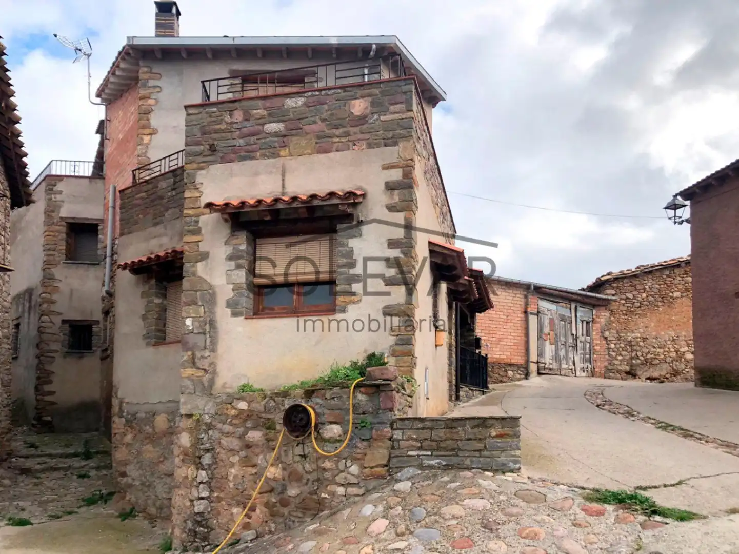 Vista exterior de Casa o xalet en venda en Conca de Dalt amb Jardí privat, Terrassa i Traster