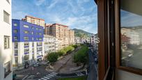 Vista exterior de Dúplex en venda en Eibar amb Aire condicionat i Calefacció