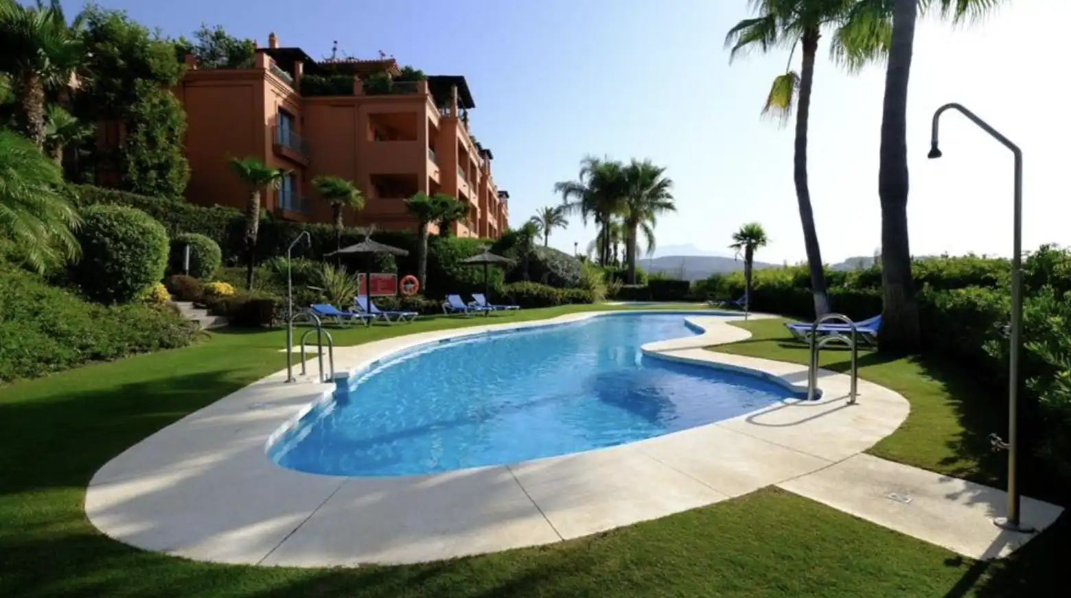 Jardí de Apartament de lloguer en Benahavís amb Aire condicionat, Calefacció i Terrassa