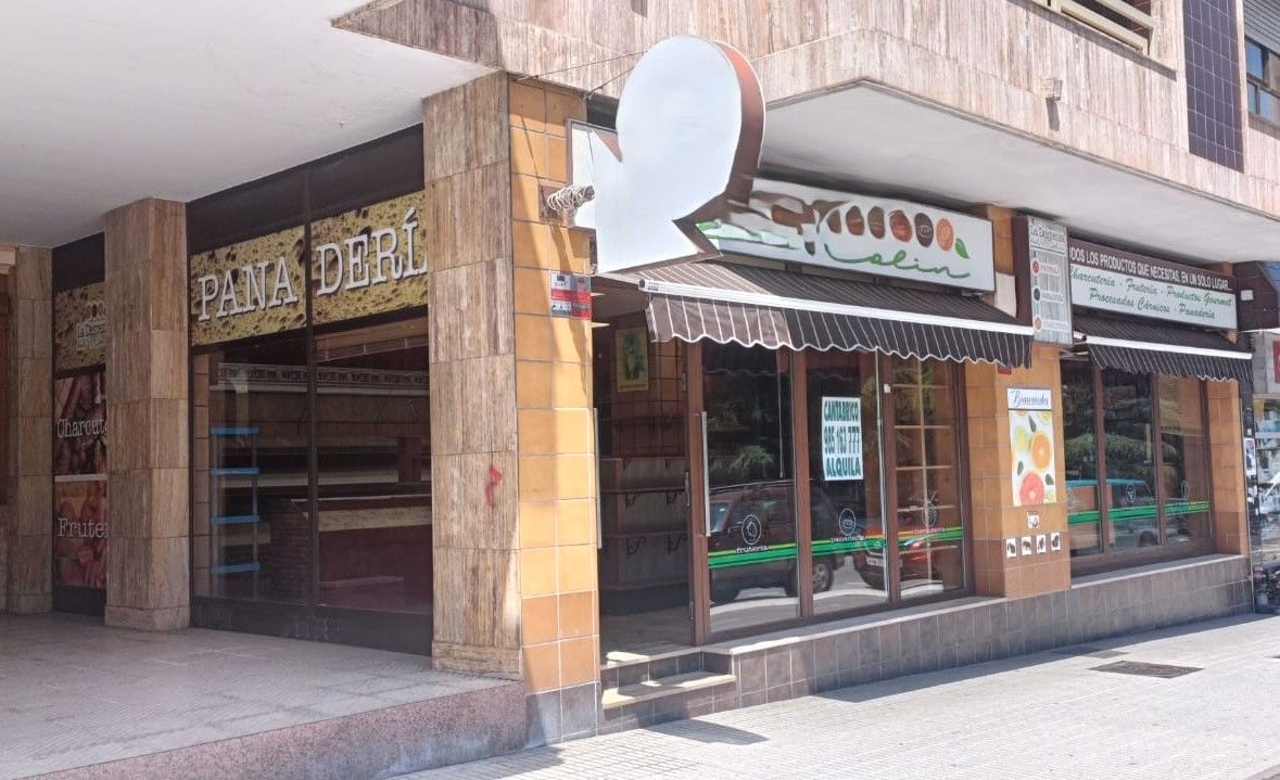 Local de alquiler en El Polígono, Sur