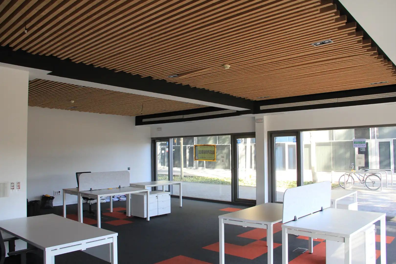 Büro zur Miete in Alcalá de Henares mit Klimaanlage, Heizung und Internet