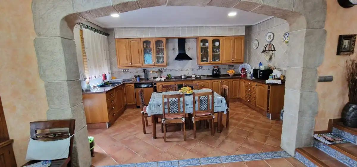 Cuina de Casa o xalet en venda en Castellón de la Plana / Castelló de la Plana amb Terrassa, Traster i Piscina