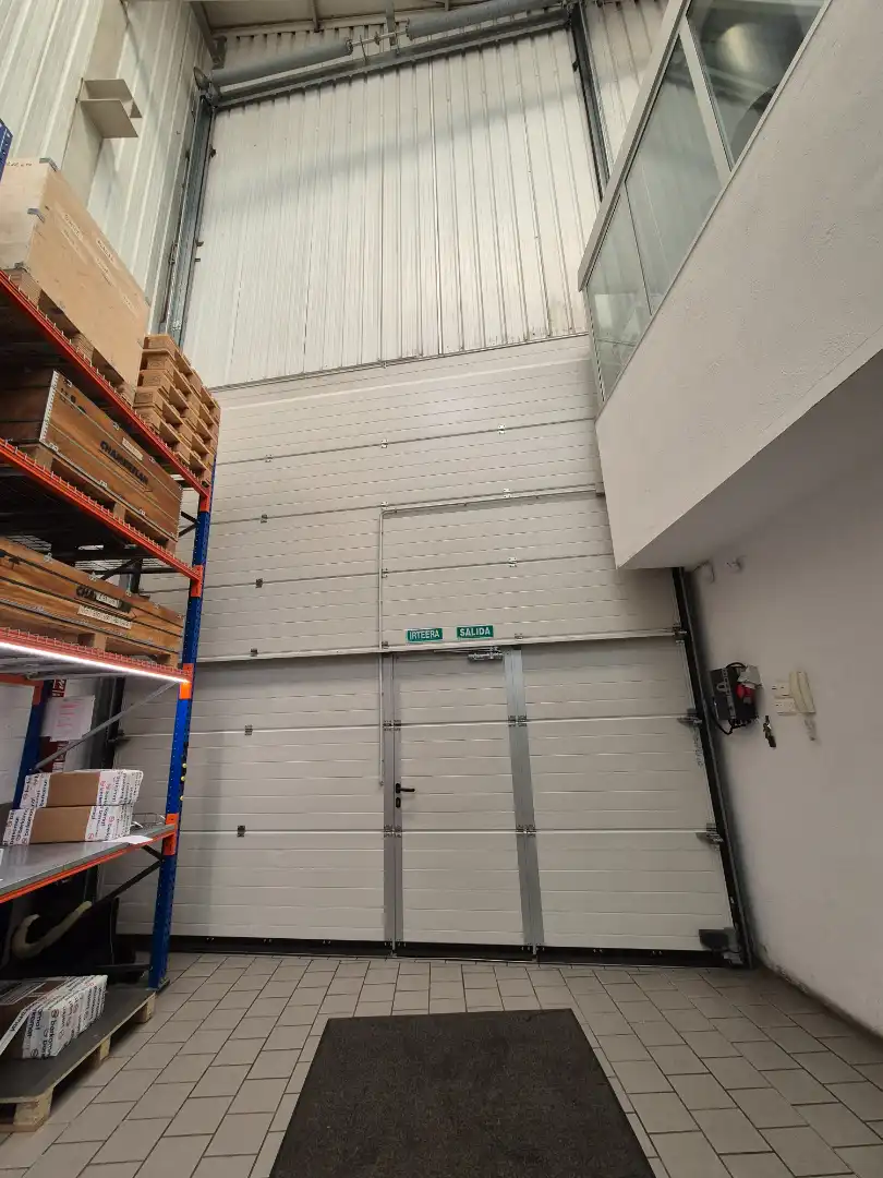 Industrial building for sale in Zuaznabar Kalea, imagen 2