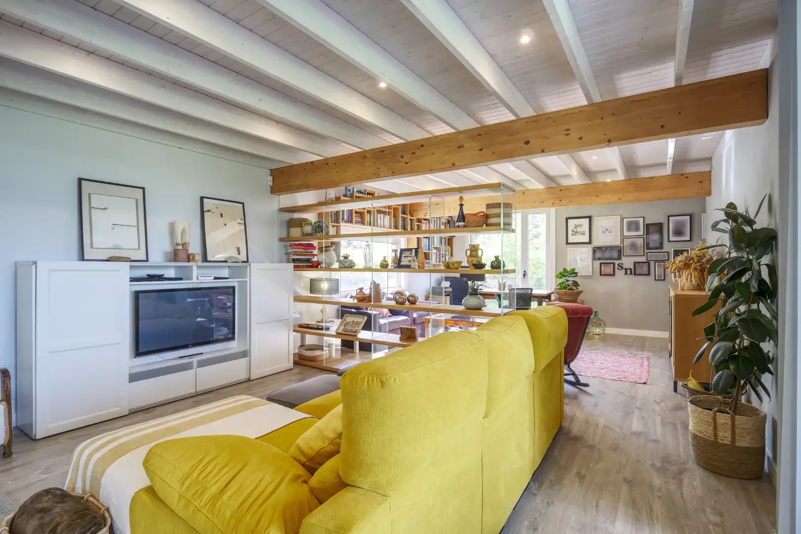 Sala d'estar de Casa o xalet en venda en Brión amb Aire condicionat, Calefacció i Jardí privat