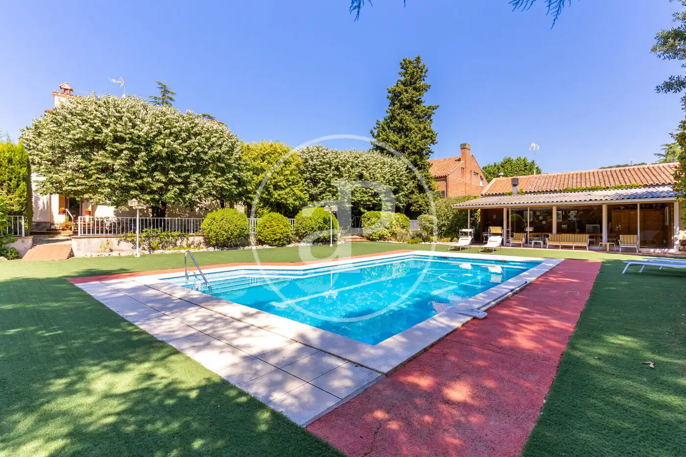 Piscina de Casa o xalet en venda en Matadepera amb Aire condicionat, Calefacció i Jardí privat