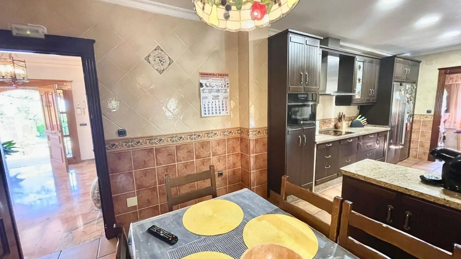 Cuina de Casa o xalet en venda en Alhaurín de la Torre amb Aire condicionat, Jardí privat i Terrassa