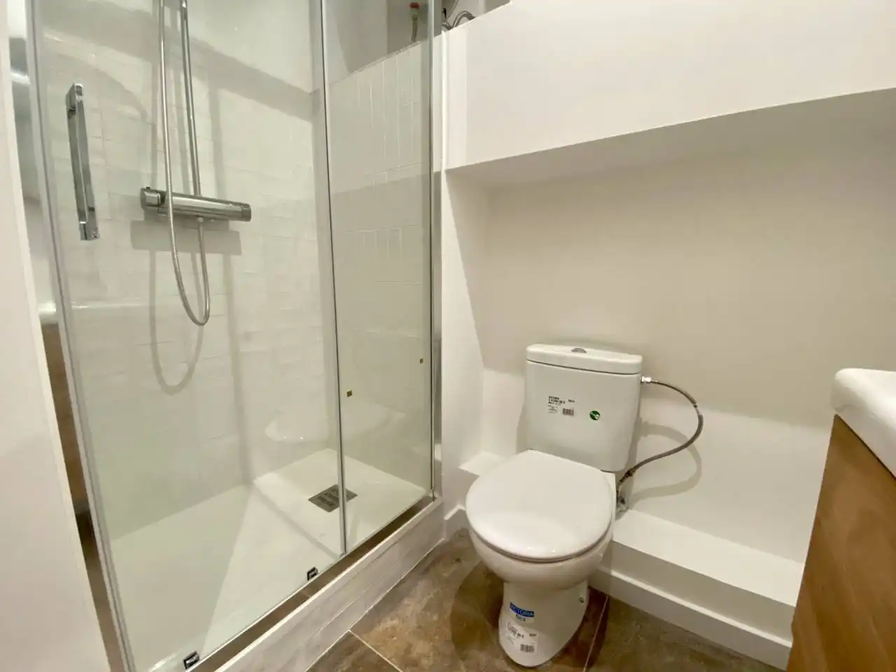 Bany de Apartament en venda en Barcelona amb Aire condicionat, Parquet i Moblat