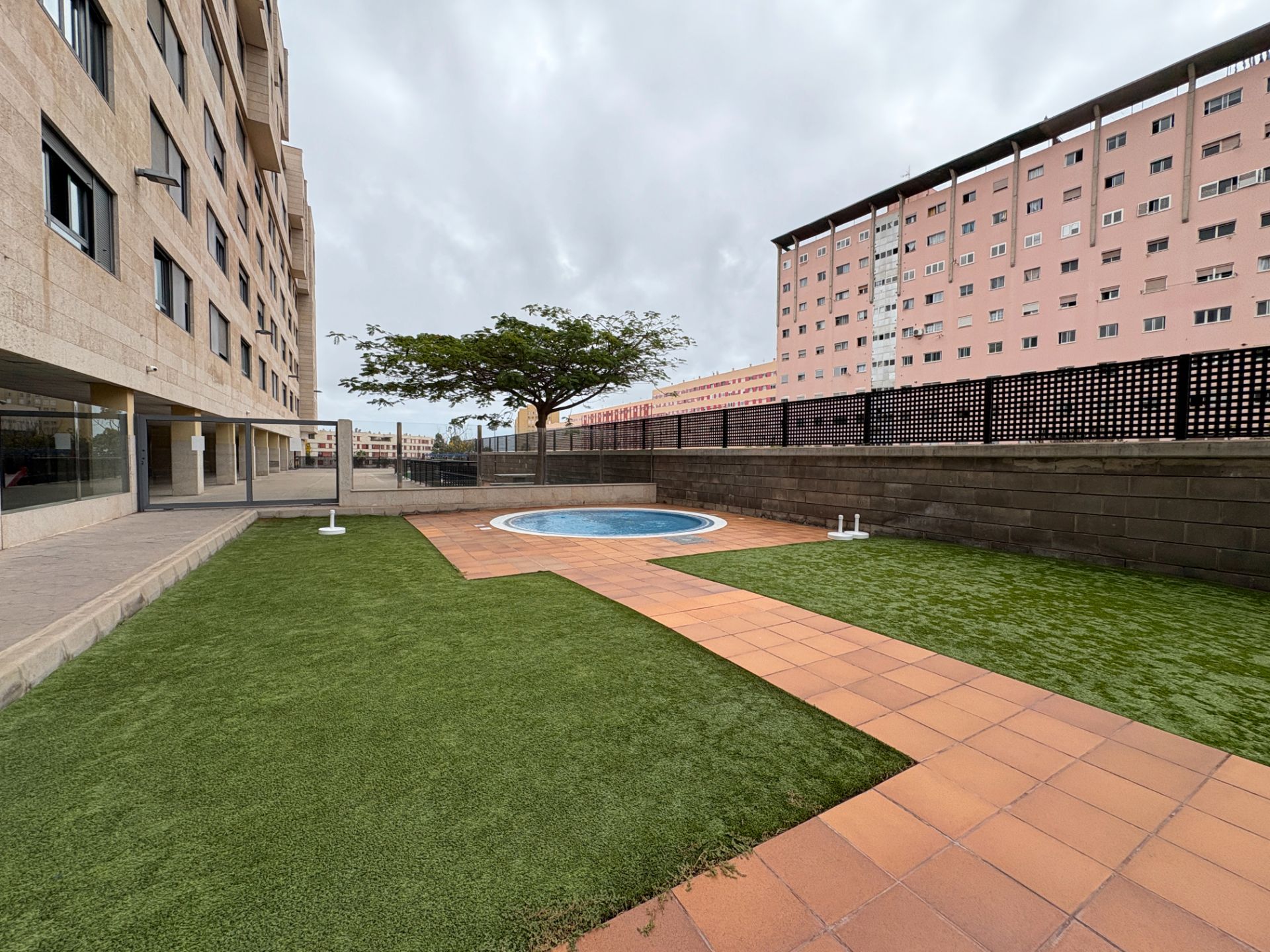 Piscina de Pis de lloguer en Las Palmas de Gran Canaria amb Traster, Forn i Rentadora