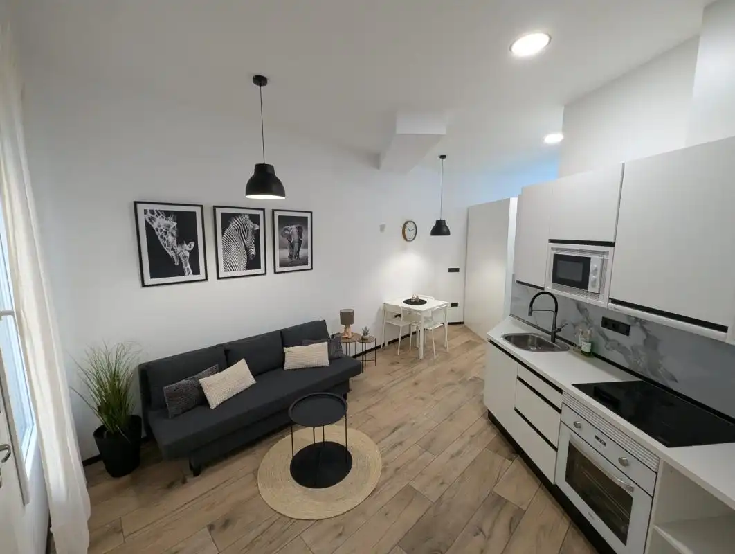 Sala d'estar de Local en venda en Málaga amb Calefacció