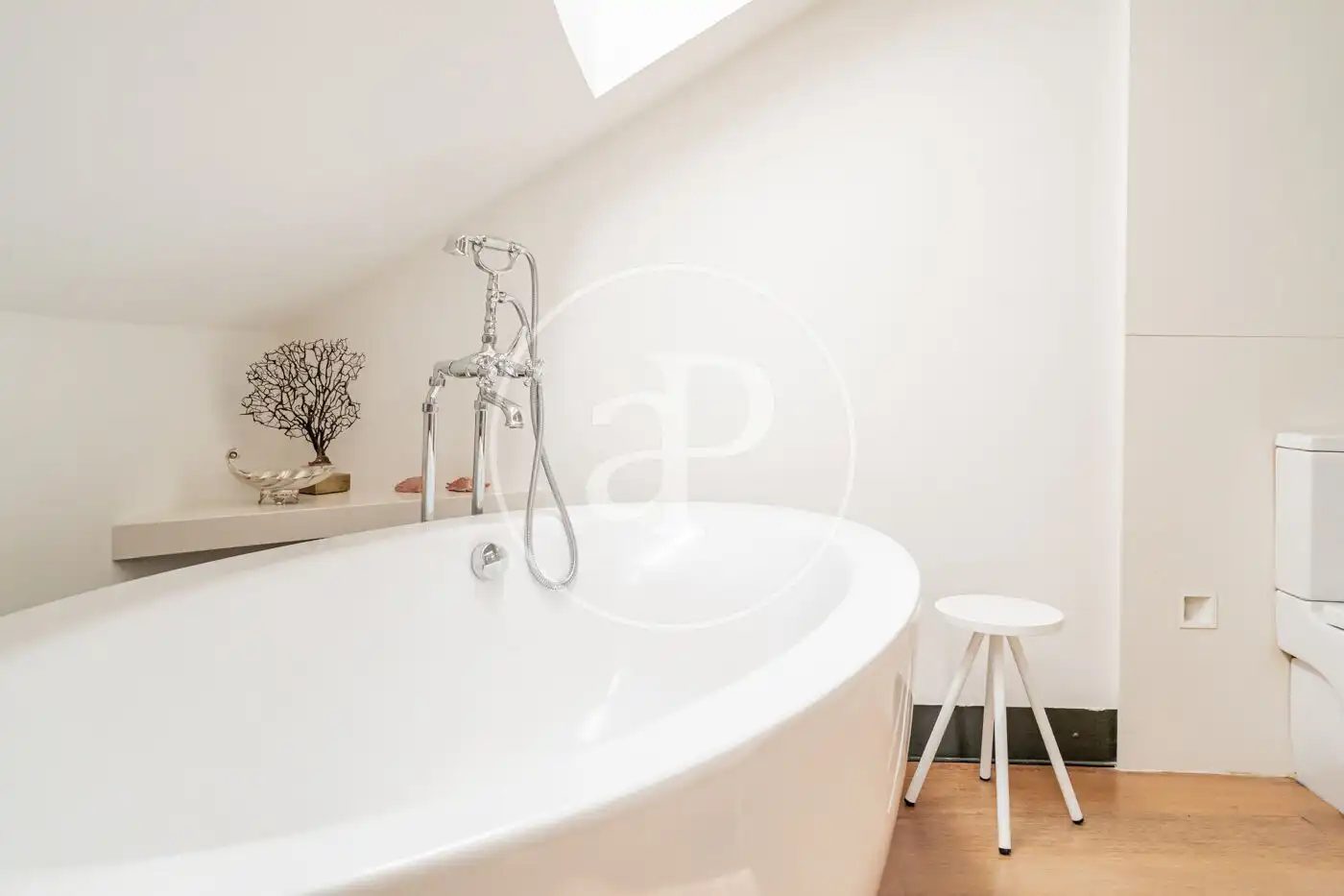 Bathroom of Houses for rent in Madrid  with Air Conditioner, Heating and Private garden