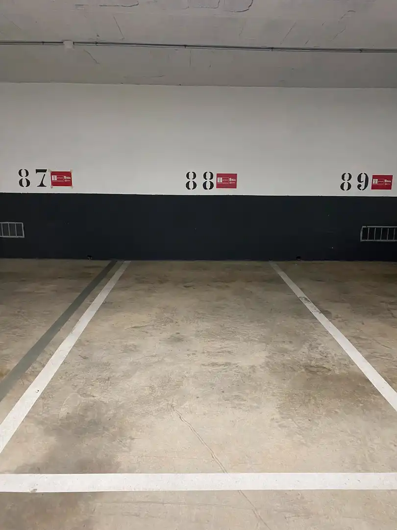 Parking de Oficina en venta en Sabadell con Calefacción