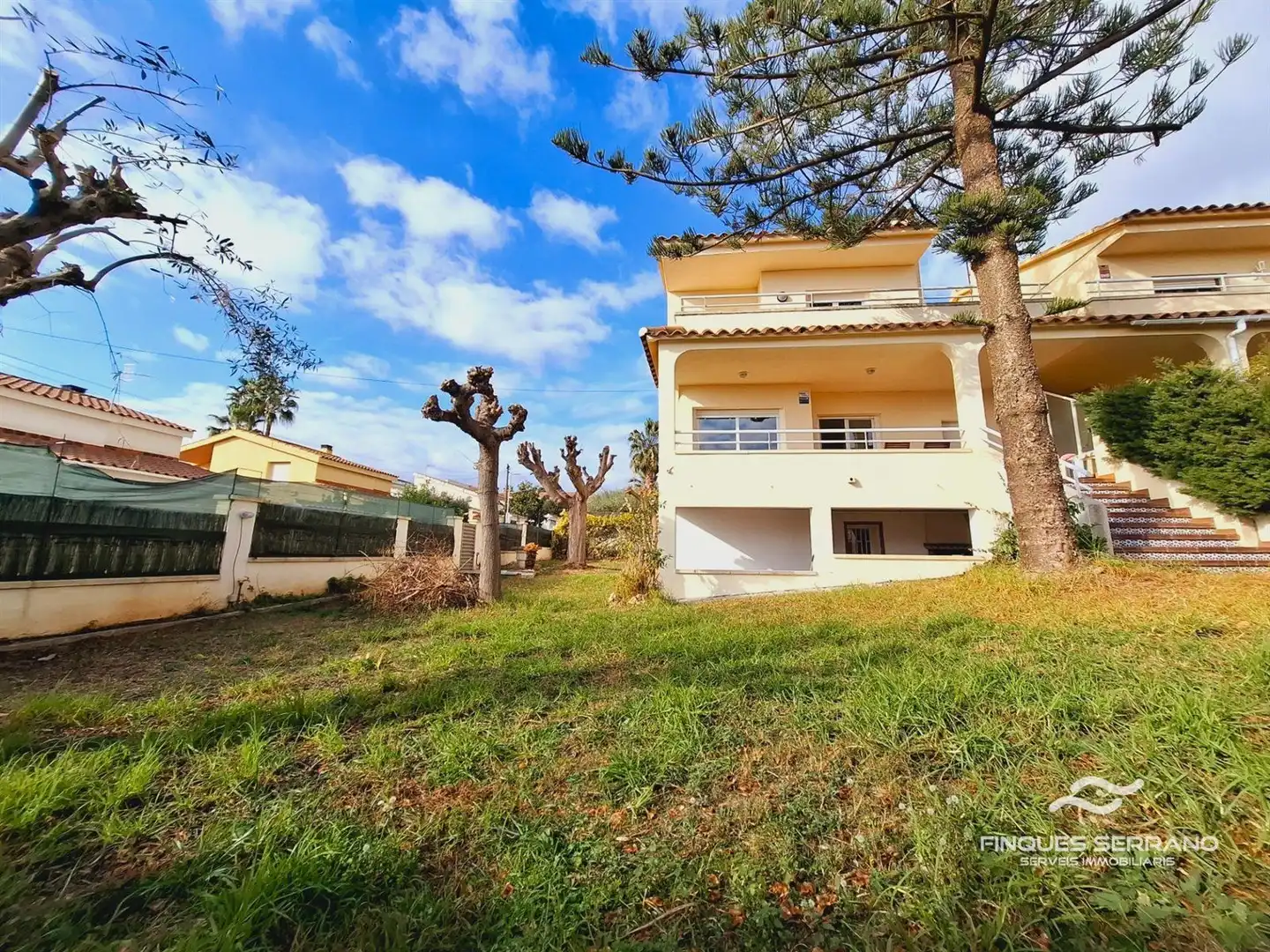 Vista exterior de Casa adosada en venta en Calafell con Calefacción, Terraza y Piscina