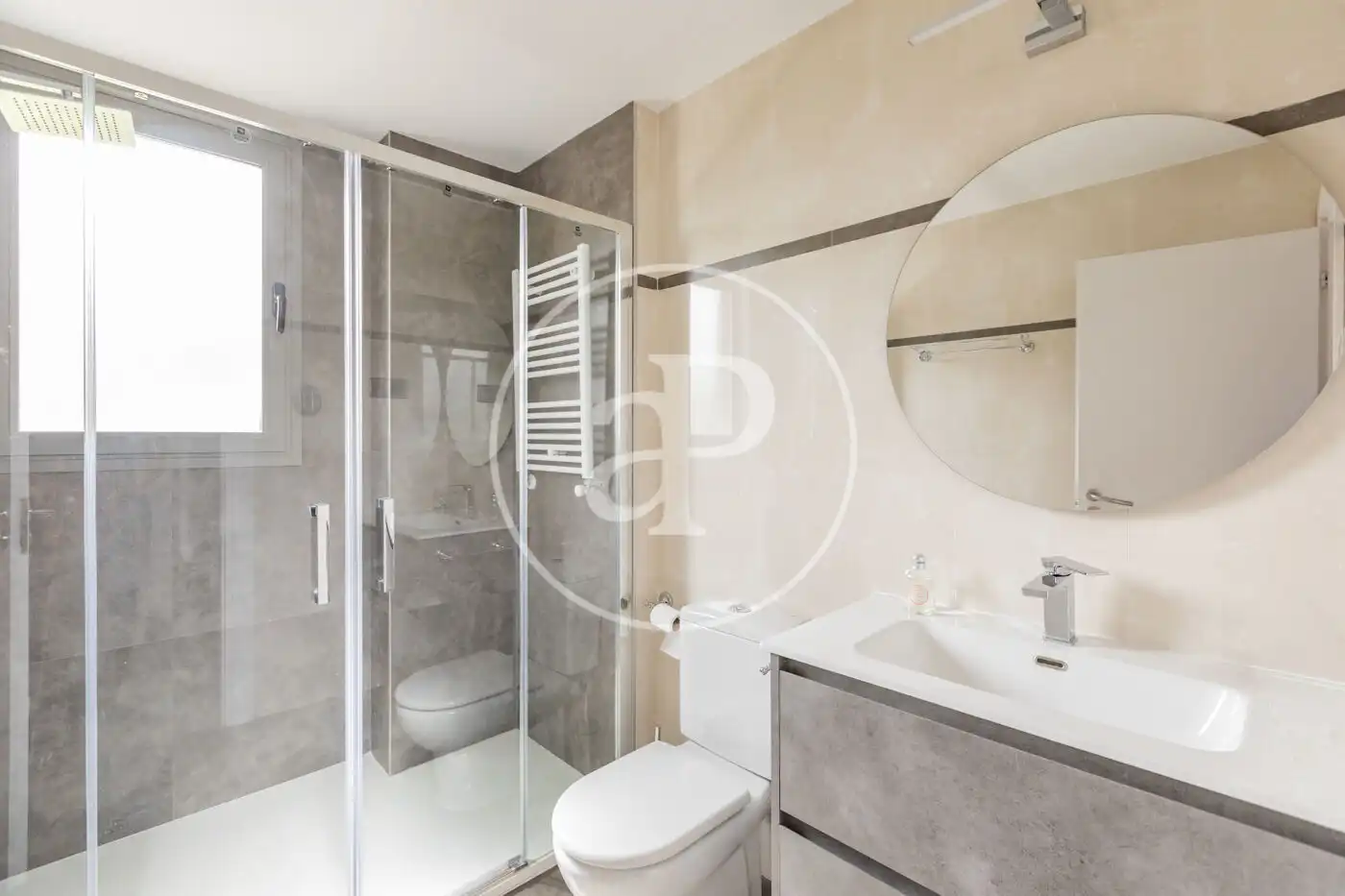 Baño de Piso en venta en Madrid con Aire acondicionado, Calefacción y Terraza