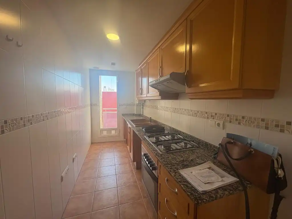 Cocina de Piso de alquiler en Paterna con TV y Balcón