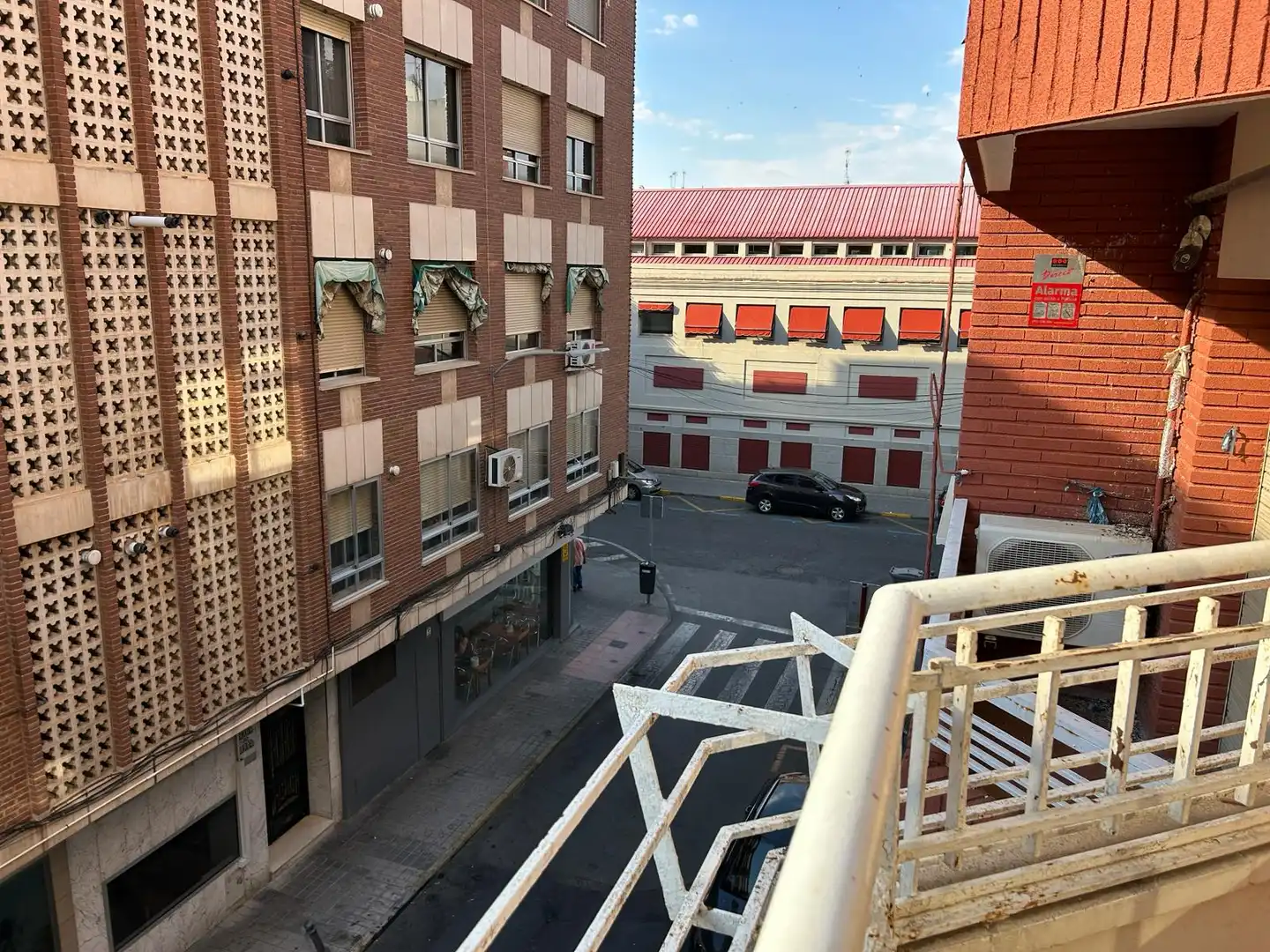 Vista exterior de Piso en venta en Ciudad Real con Calefacción, Terraza y Amueblado