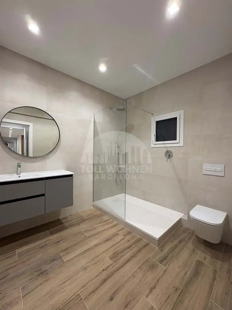 Badezimmer von Wohnung zum Verkauf in Barcelona mit Klimaanlage, Heizung und Möbliert