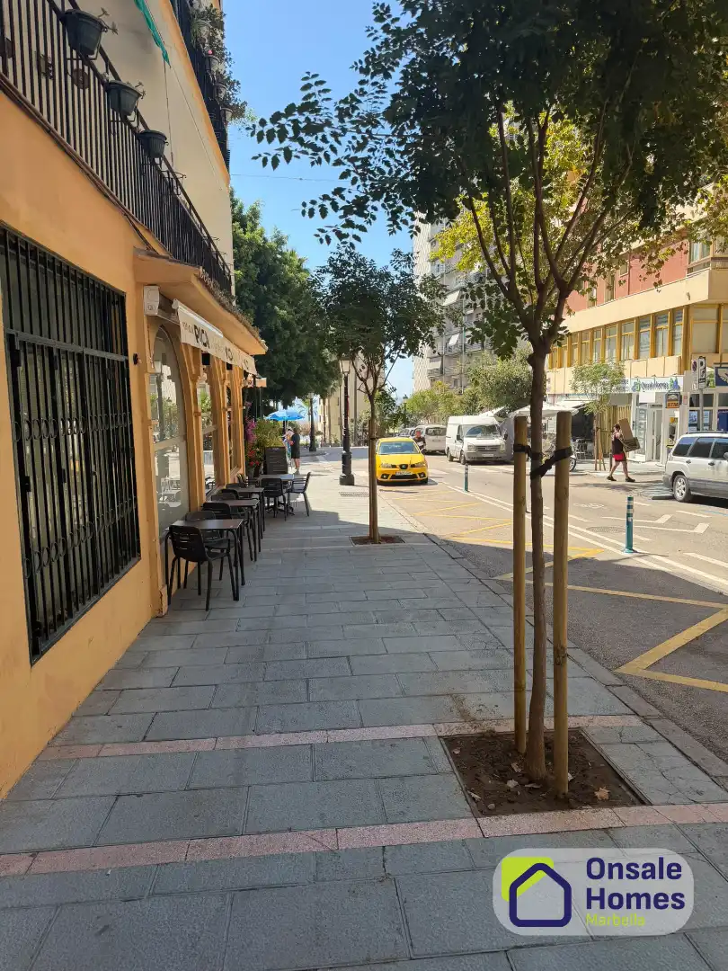 Local comercial en traspàs a Avenida Puerta del Mar, imagen 10