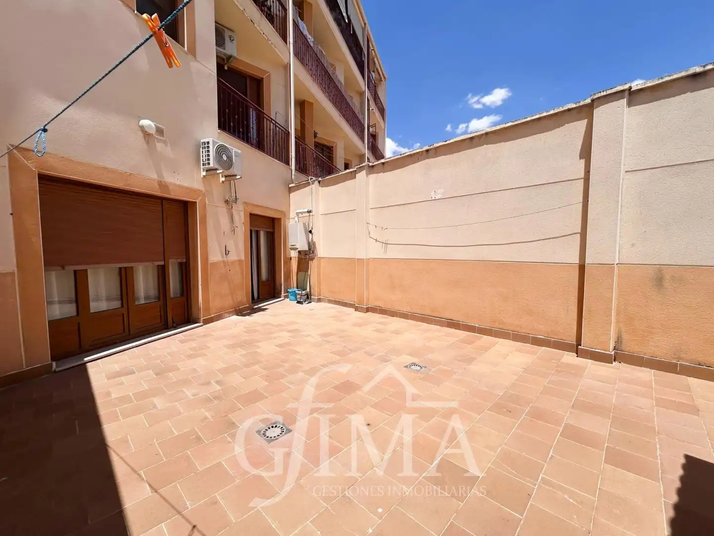 Exterior view of Ground floor for sale in Tomelloso  with Air Conditioner, Heating and Furnished