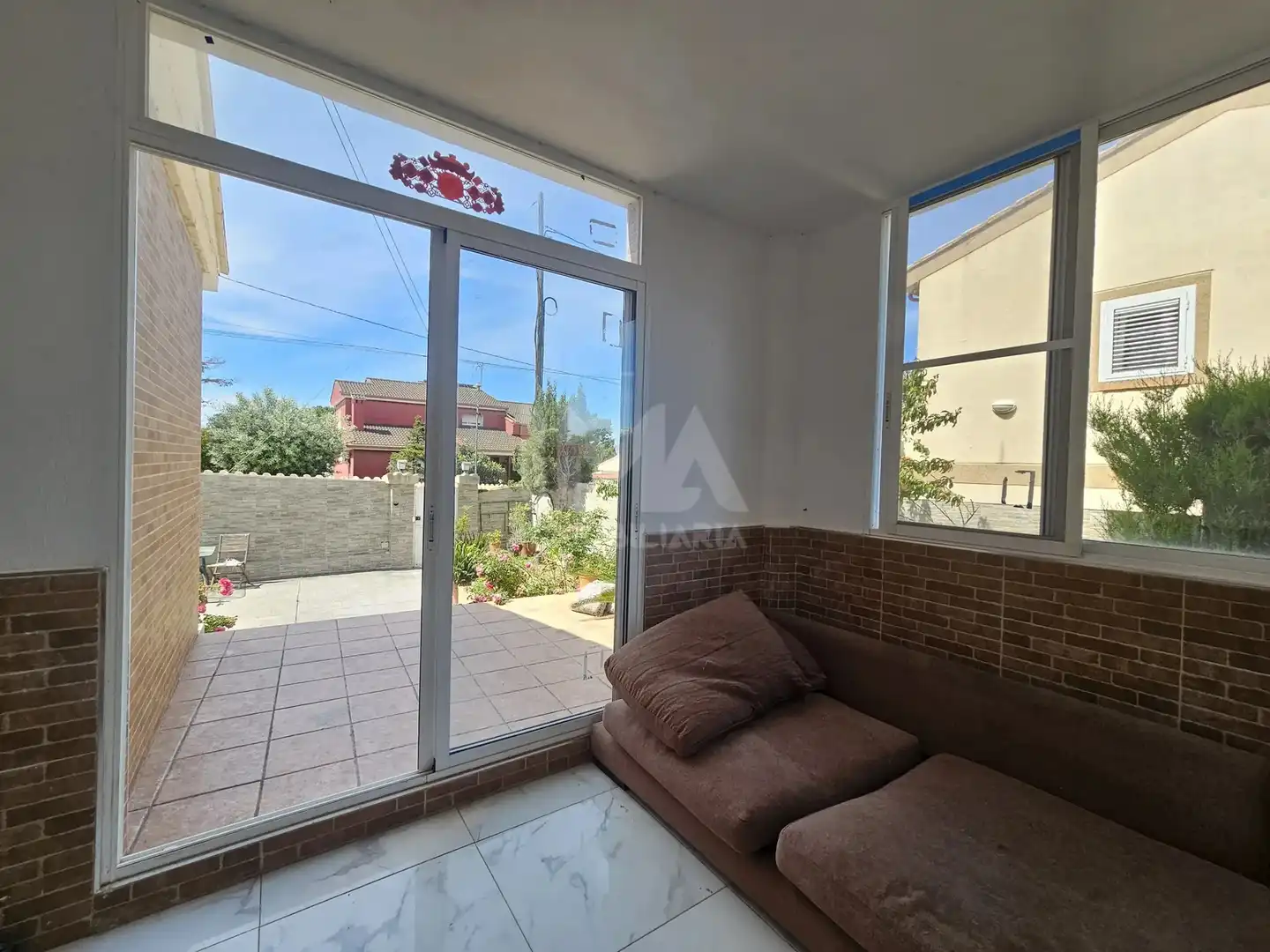 Vista exterior de Casa o xalet en venda en L'Eliana amb Aire condicionat, Calefacció i Jardí privat