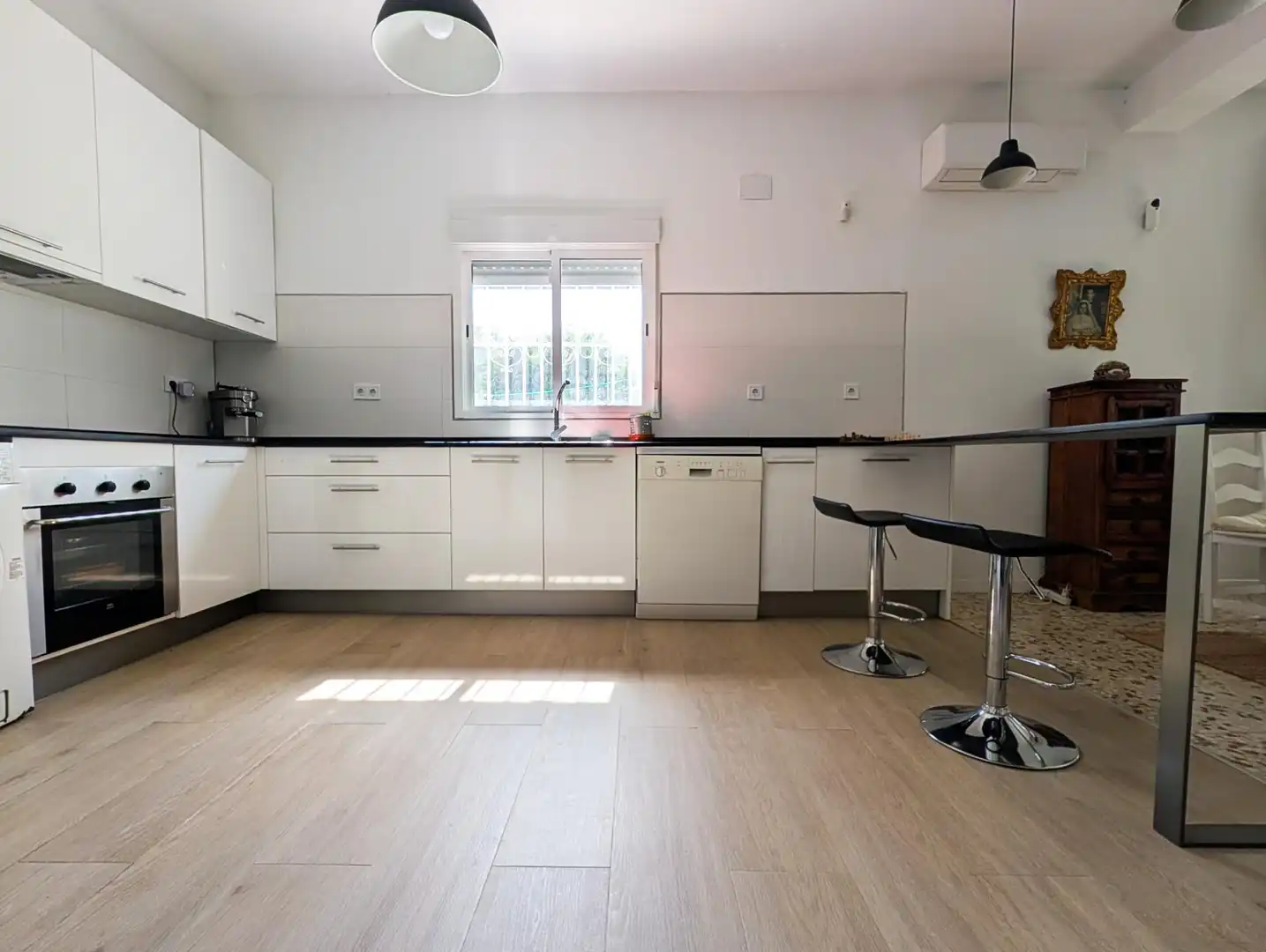 Chalet con jardín en venta en Sanlúcar la Mayor, imagen 10