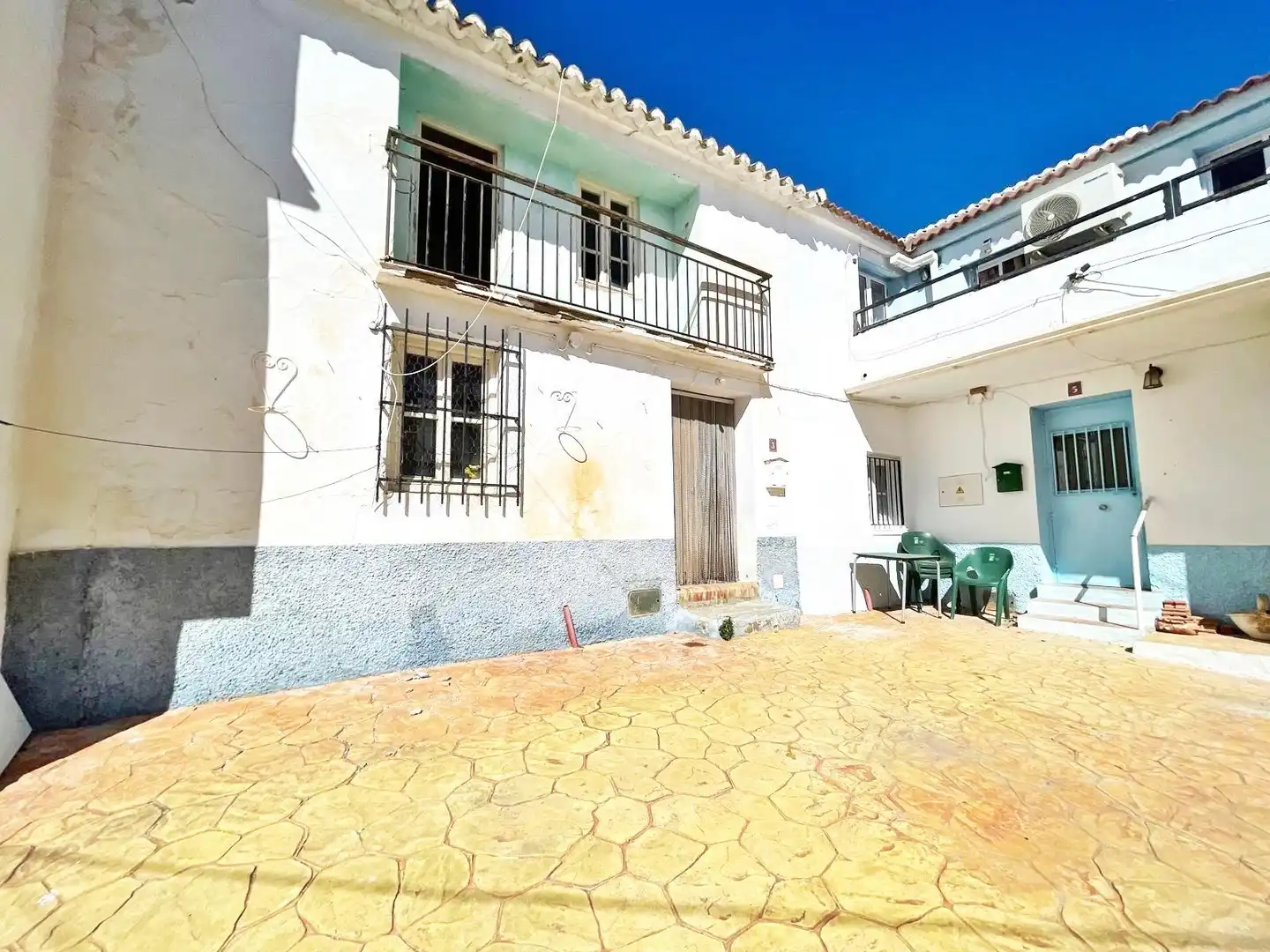 Vista exterior de Casa o chalet en venta en Periana con Terraza, Trastero y Amueblado