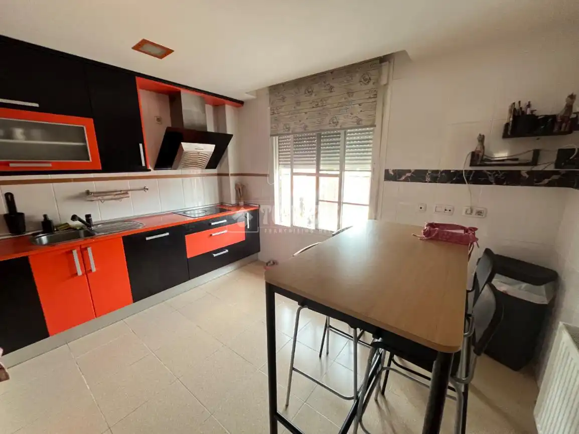 Casa adosada en venta en Moraleja de Enmedio