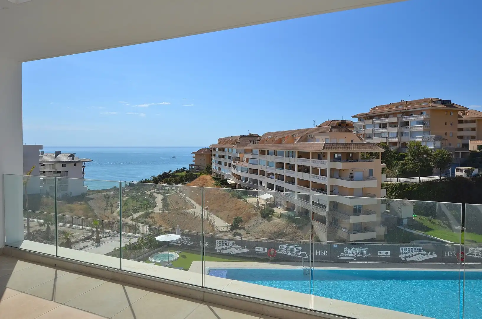 Piscina de Àtic en venda en Fuengirola amb Aire condicionat, Terrassa i Traster