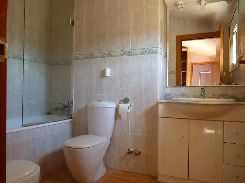 Baño de Piso en venta en Terrassa con Aire acondicionado, Calefacción y Terraza