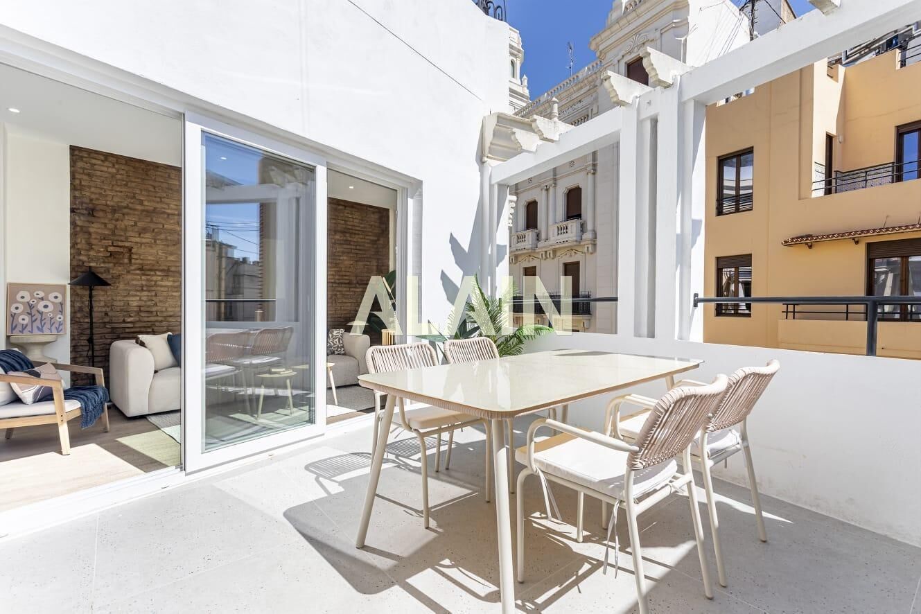 Terrace of Attic for sale in  Valencia Capital  with Air Conditioner, Heating and Parquet flooring