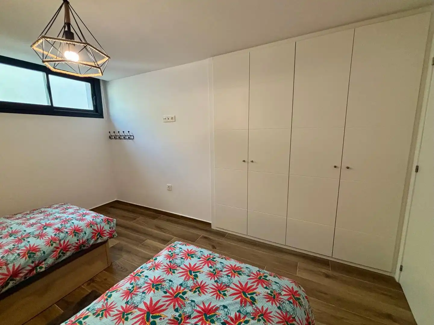 Dormitori de Casa o xalet en venda en Polop amb Aire condicionat, Jardí privat i Terrassa