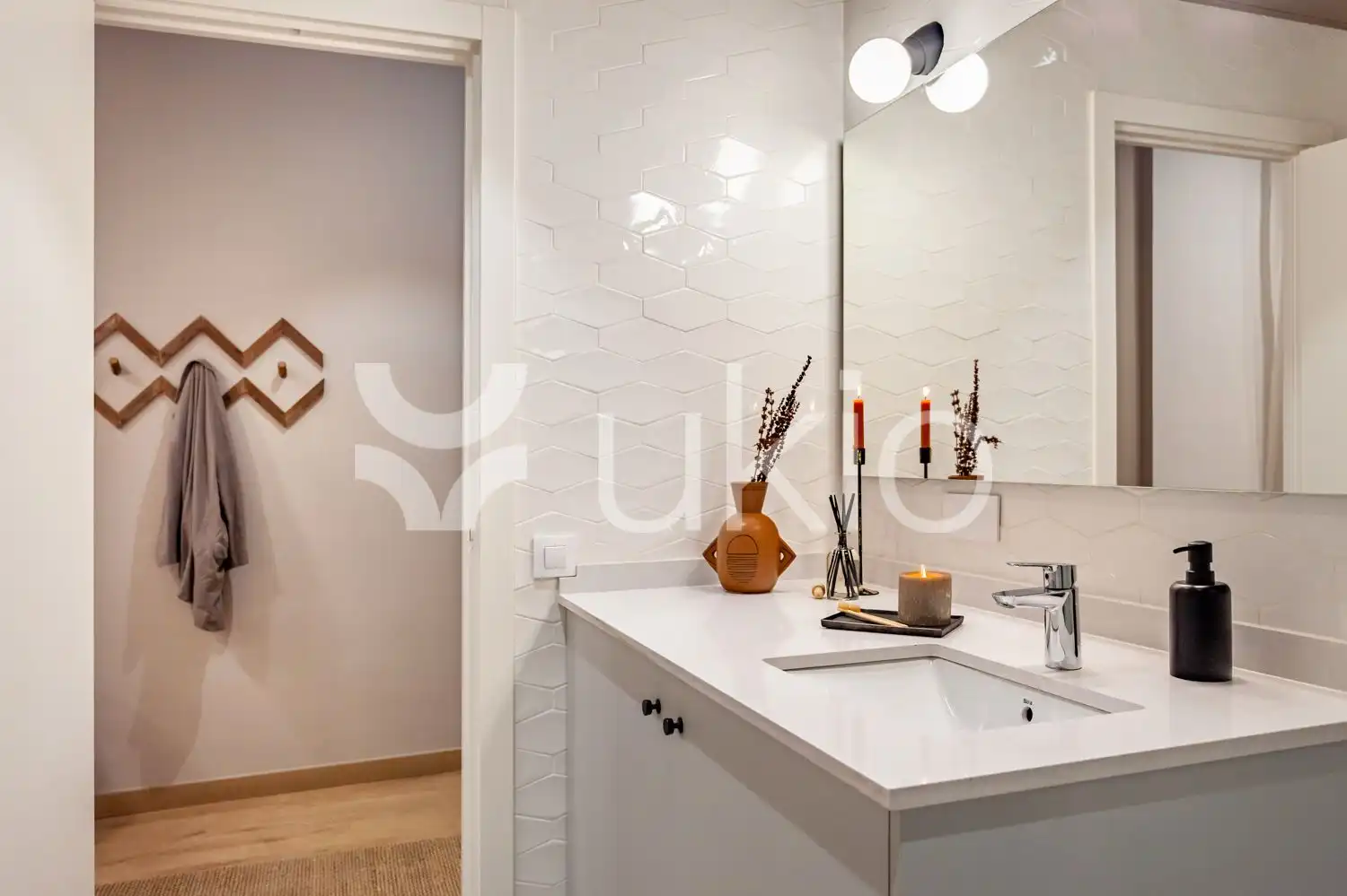 Bathroom of Flat for rent in Barcelona  with Air Conditioner, Heating and Terrace