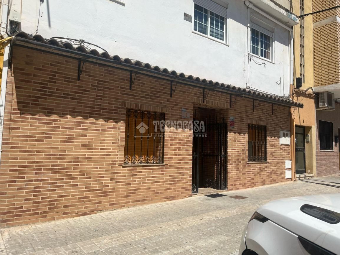 Vista exterior de Pis en venda en Paterna amb Terrassa