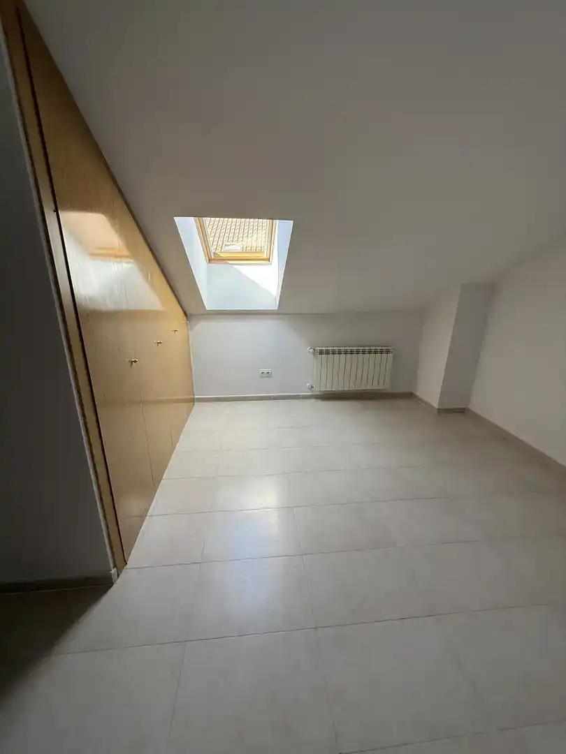 Flat for sale in Valdemoro  with Air Conditioner and Balcony