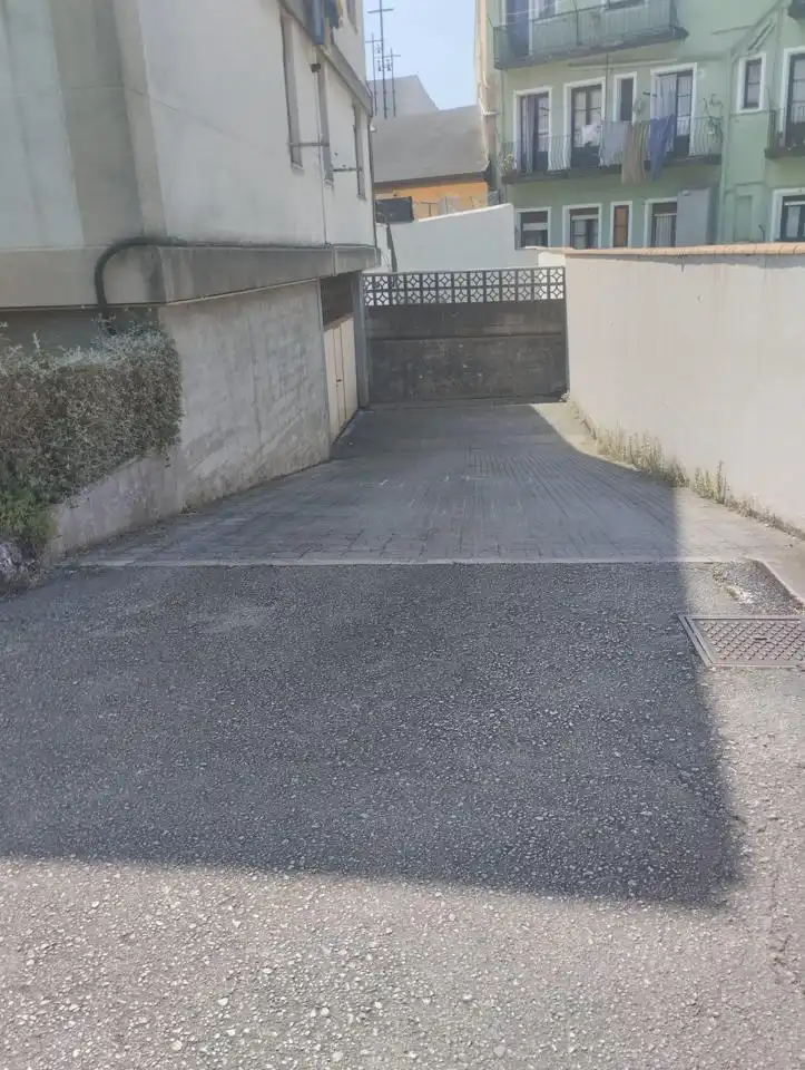 Exterior view of Garage for sale in Sierrapando