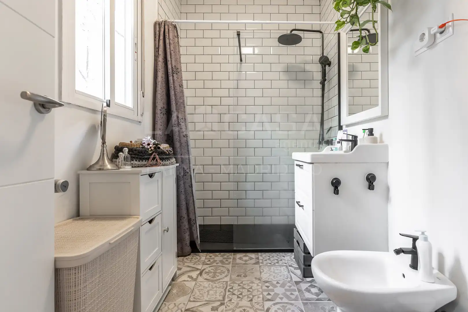 Baño de Piso en venta en Madrid con Calefacción y Balcón