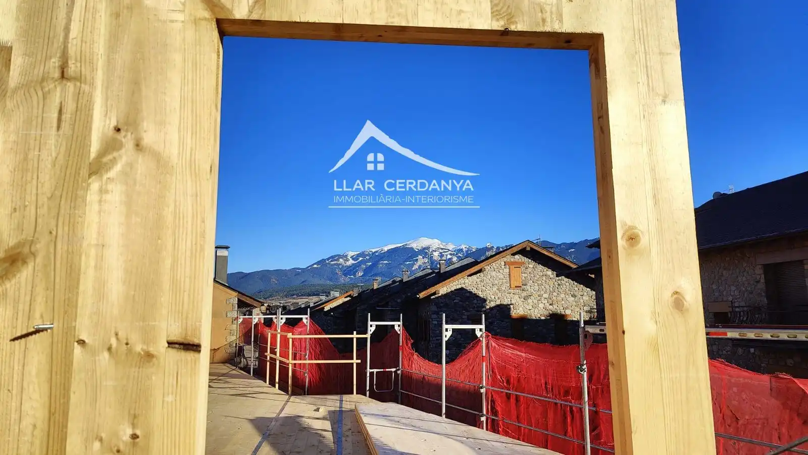 Exterior view of Flat for sale in Bellver de Cerdanya  with Air Conditioner and Terrace