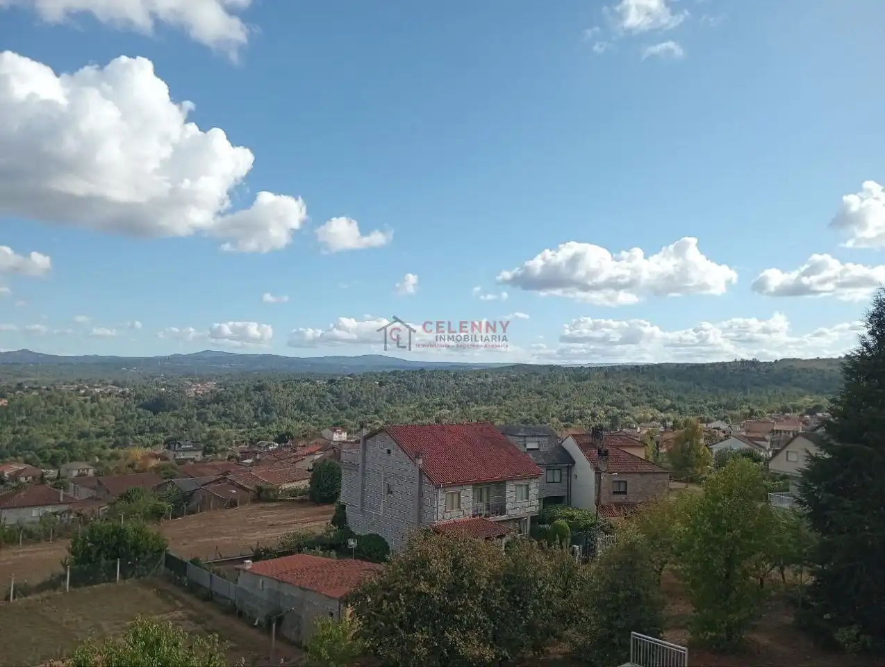 Houses for sale in Toén  with Heating, Private garden and Terrace