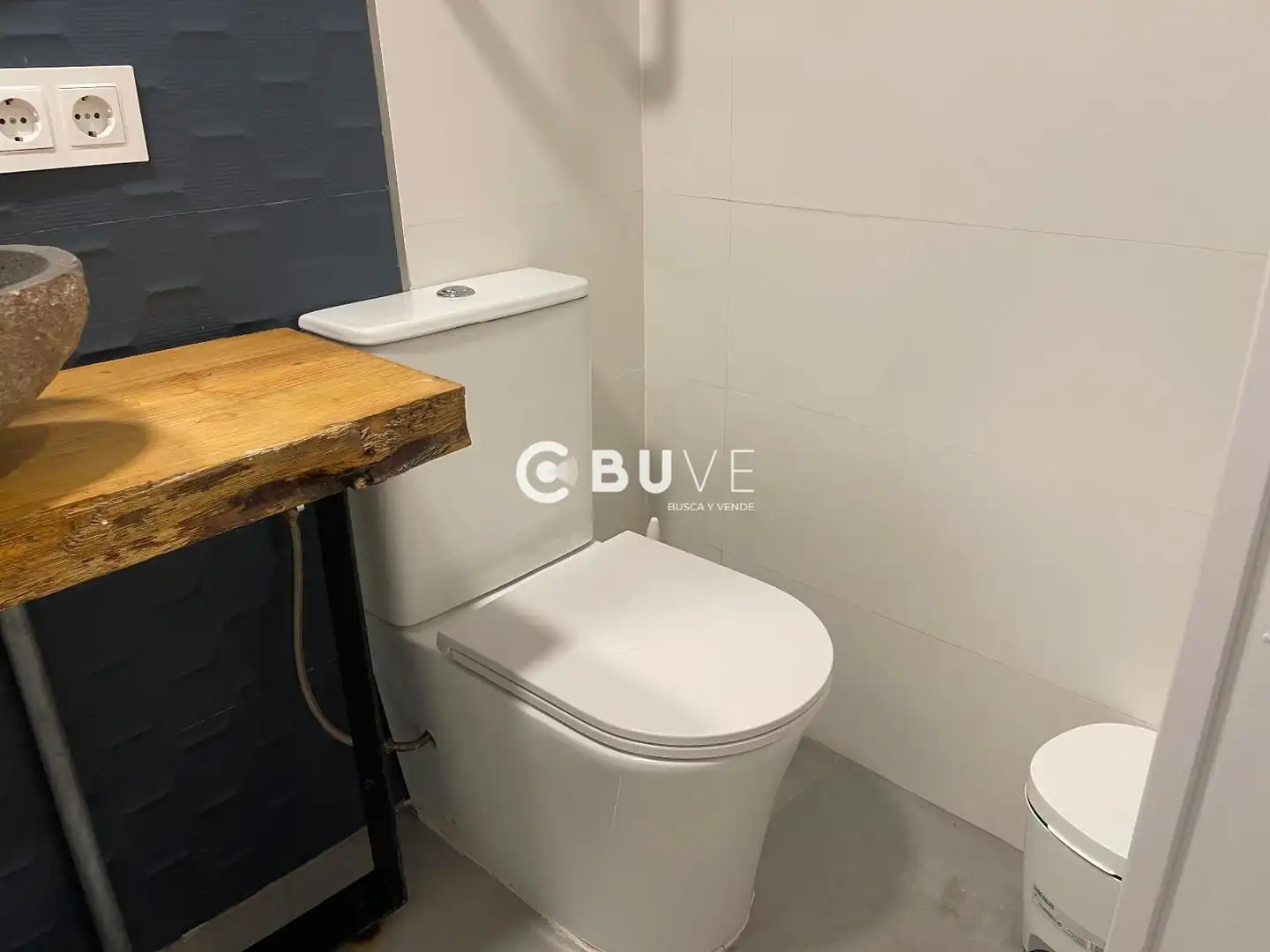 Bathroom of Houses for sale in Sevilla  with Air Conditioner, Terrace and Swimming Pool
