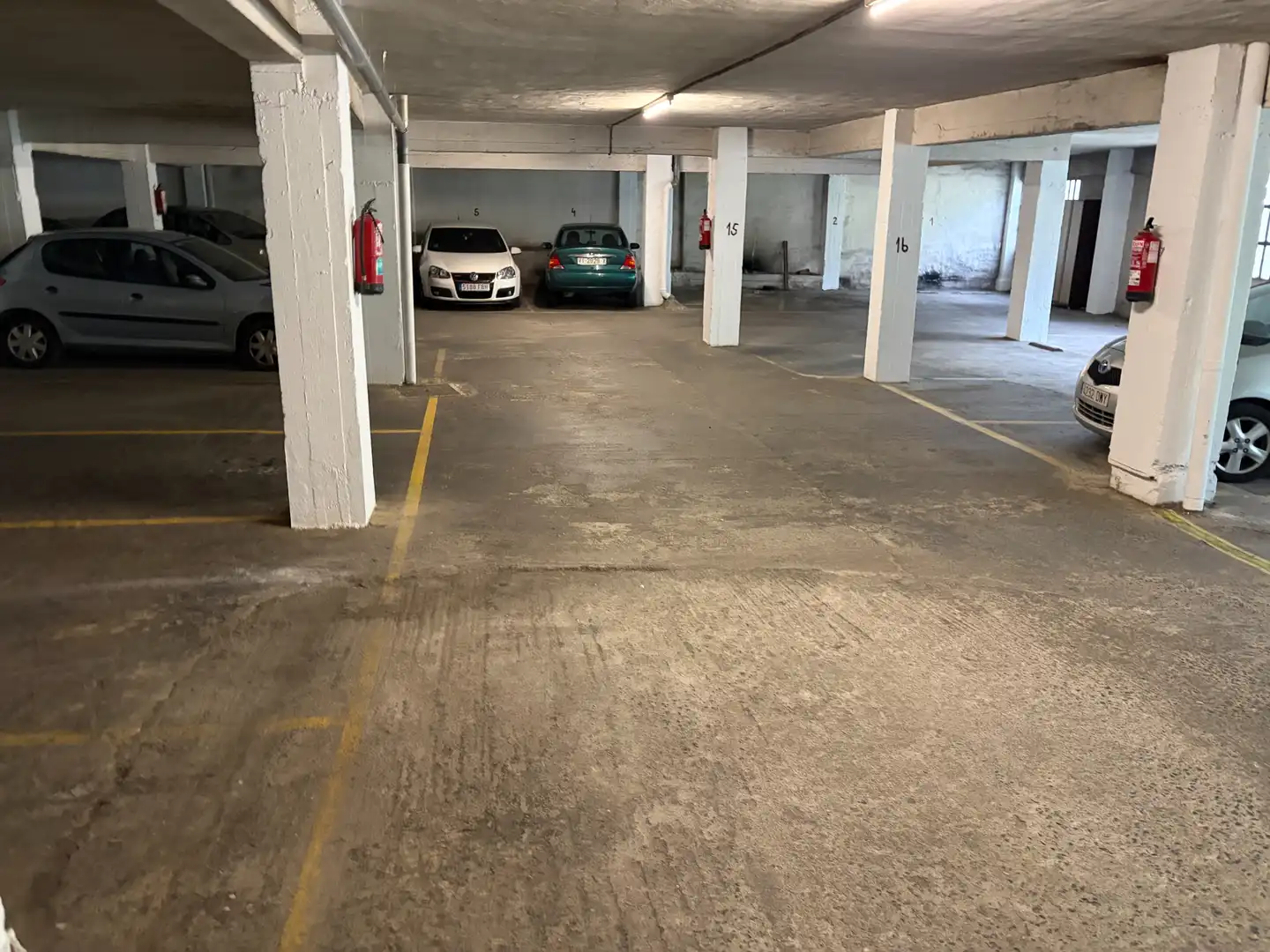 Parking de Piso en venta en Ugao- Miraballes con Calefacción, Terraza y Trastero