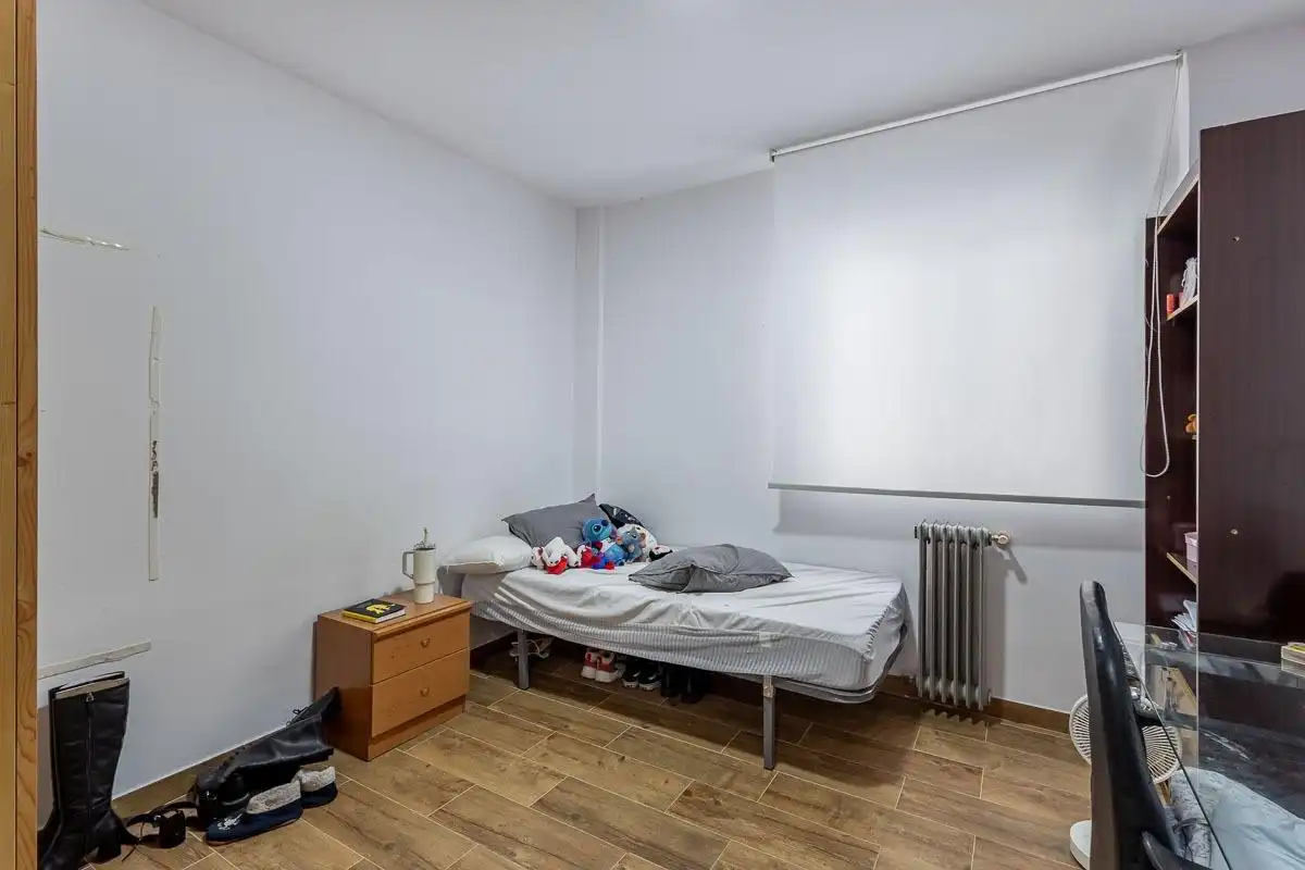 Bedroom of Flat for sale in Granada  with Heating and Terrace