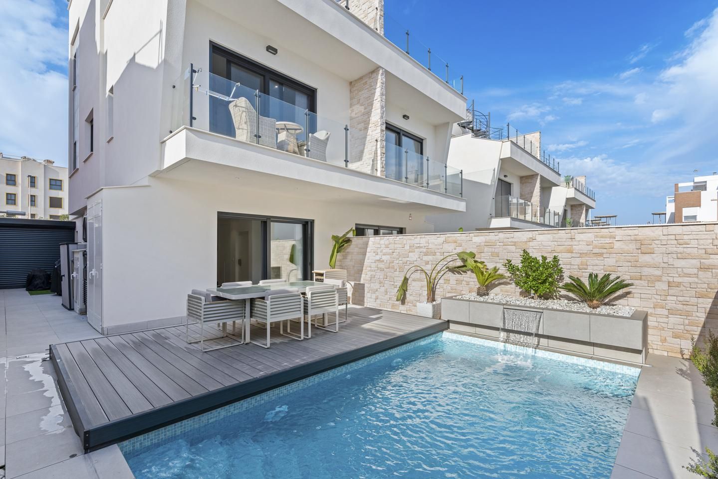 Piscina de Casa o xalet en venda en Guardamar del Segura amb Aire condicionat, Jardí privat i Terrassa
